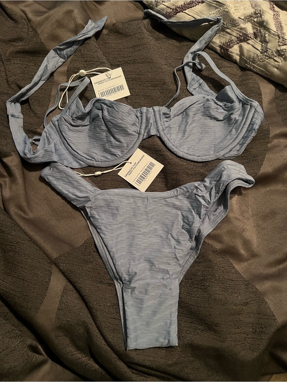 Monday Swimwear Maui top Byron Bottom size small